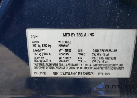 2021 Tesla Model Y Long Range Dual Motor All-Wheel Drive z USA, uszkodzony, nr VIN 5YJYGAEE1MF136878